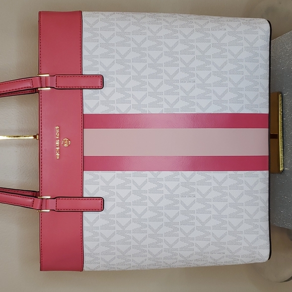 Michael Kors Handbags - 🎉HP🎉 Michael Kors 💘NWT💘 Morgan Large Tote Center Stripe Hibiscus! 💘💘💘